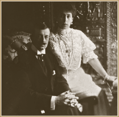 Великий князь Кирилл Владимирович с супругой великой княгиней Викторией Феодоровной.gif